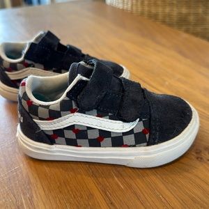 Baby/Toddler - Old School V Vans w/ Hearts - Size 5k